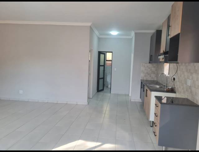 2 BEDROOM APARTMENT TO LET IN BEDFORD GARDENS
